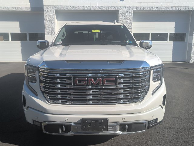 Used 2022 GMC Sierra 1500 Denali w/ Denali Reserve Package AWD/4WD image 8