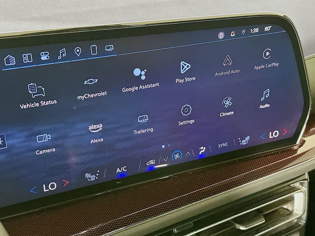 Used 2025 Chevrolet Traverse Z71 AWD/4WD image 16