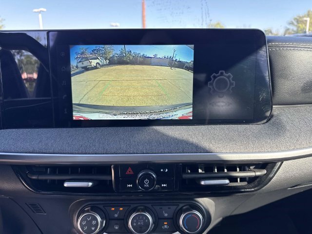 Used 2025 Nissan Kicks SV w/ SV Premium Package FWD image 28