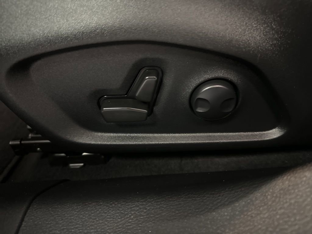 Used 2023 Jeep Compass Latitude image 34