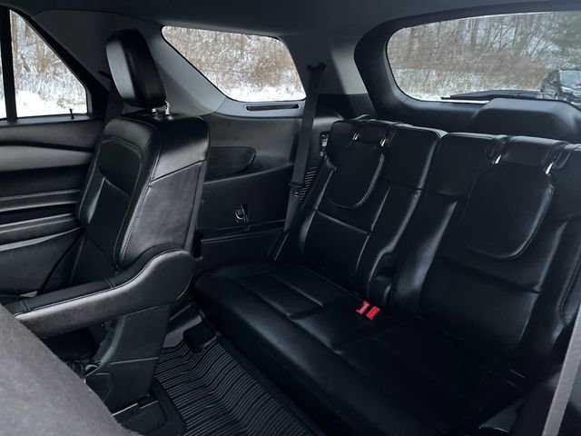 Certified 2022 Ford Explorer XLT w/ Equipment Group 202A image 16