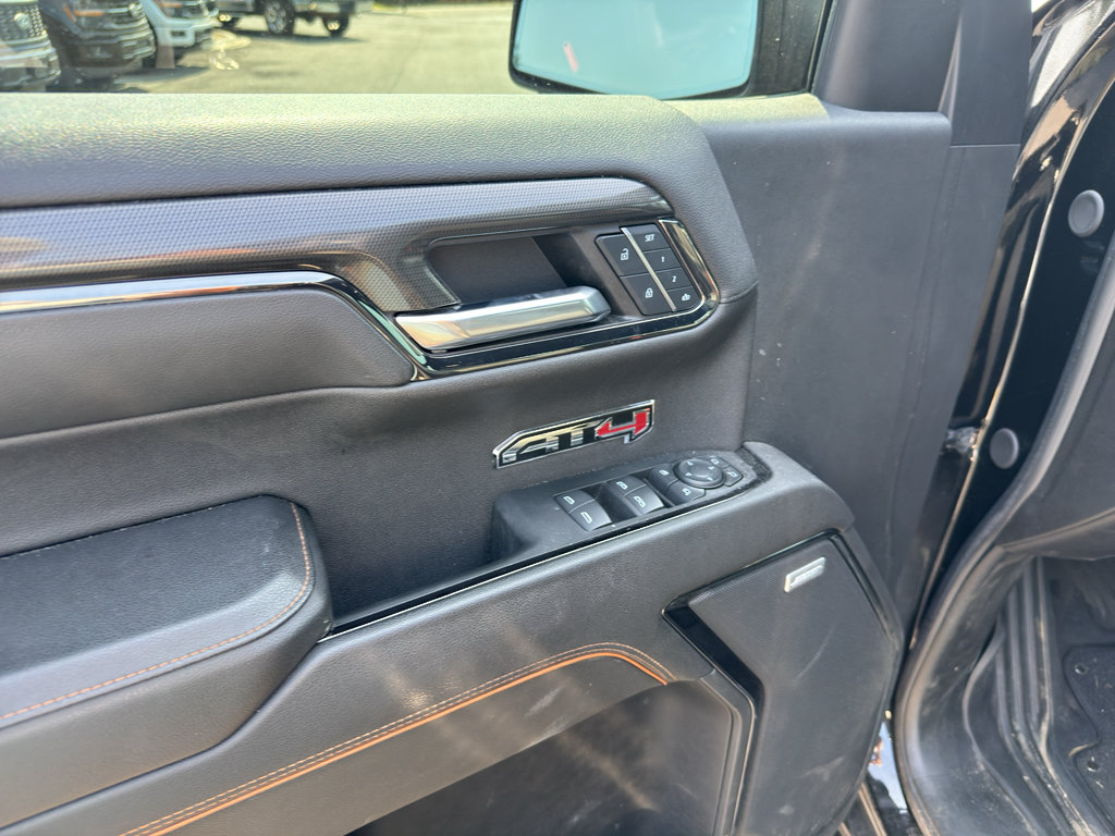Used 2024 GMC Sierra 1500 AT4 w/ Technology Package AWD/4WD image 10