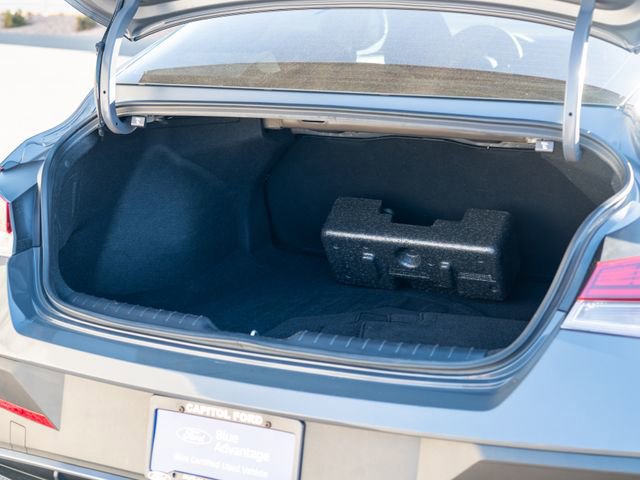 Used 2024 Hyundai Elantra Blue image 12