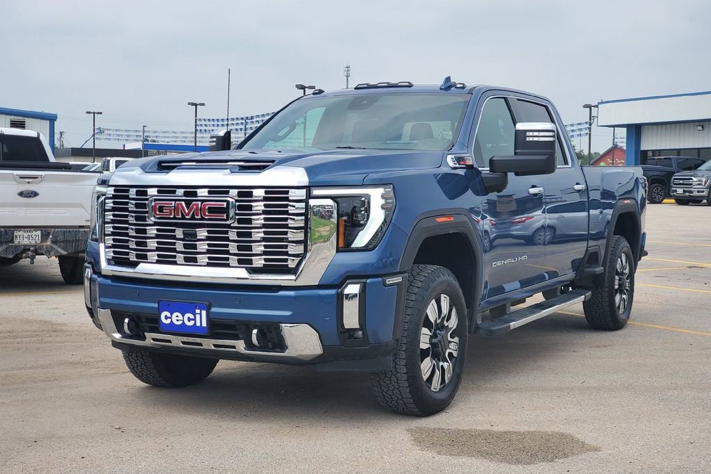 Used 2024 GMC Sierra 2500 Denali w/ Denali Reserve Package AWD/4WD image 2