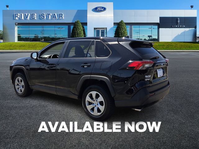 Used 2022 Toyota RAV4 LE FWD image 5