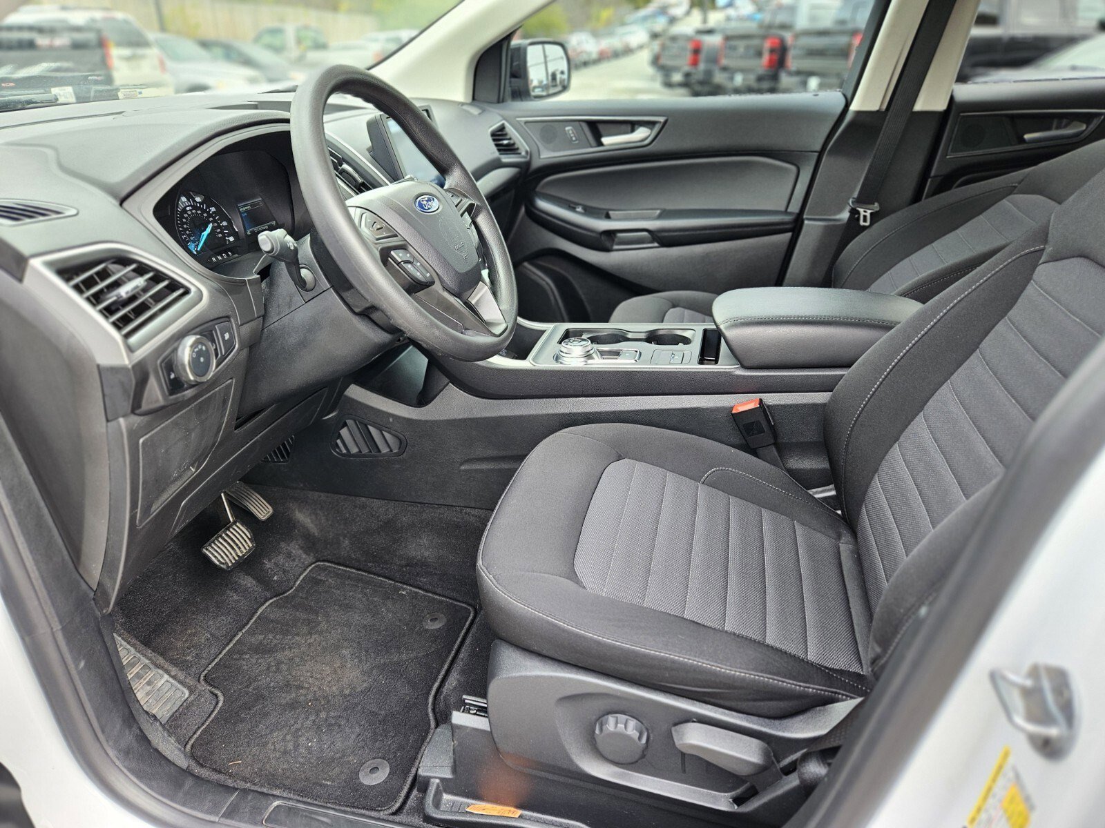 Certified 2024 Ford Edge SE w/ Black Appearance Package image 19