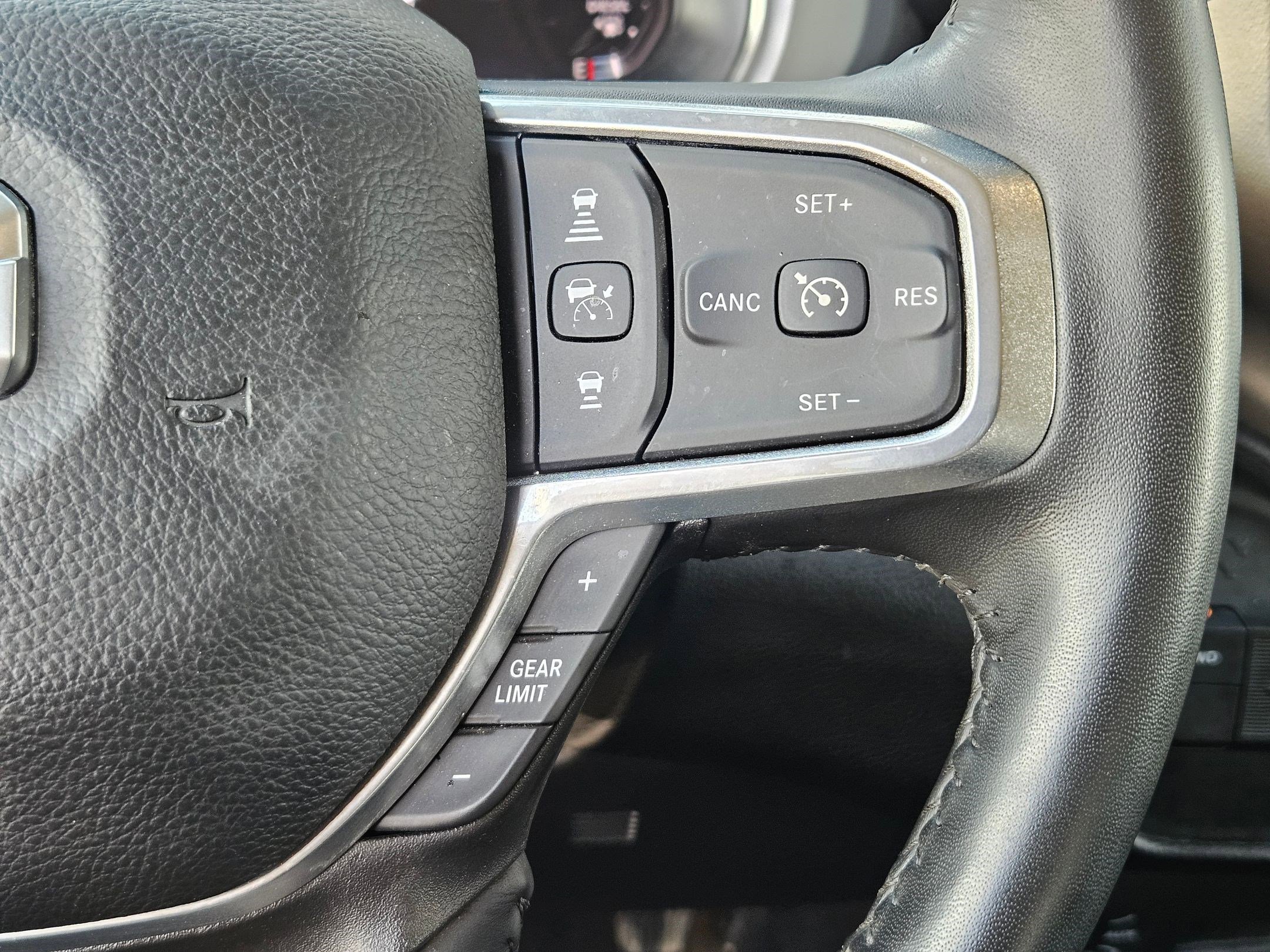 Used 2024 RAM 2500 Laramie w/ Safety Group AWD/4WD image 20