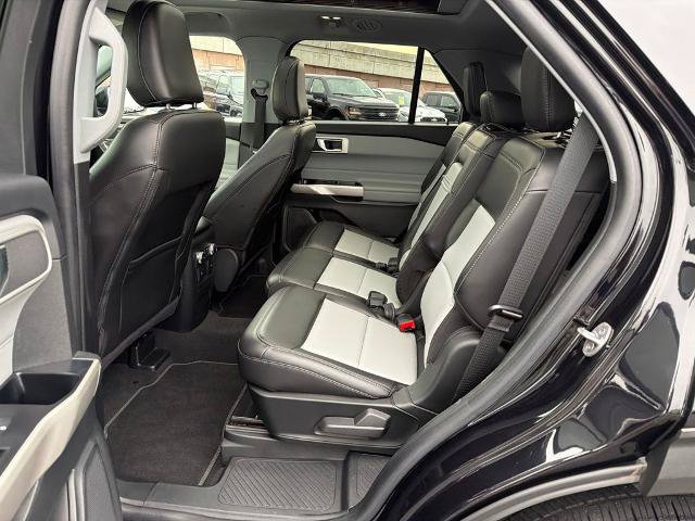 Certified 2022 Ford Explorer XLT w/ Equipment Group 202A AWD/4WD image 16