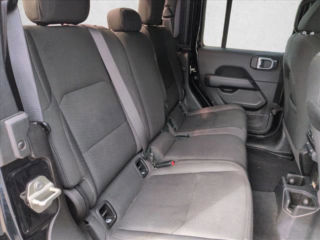 Used 2023 Jeep Gladiator Overland AWD/4WD image 19