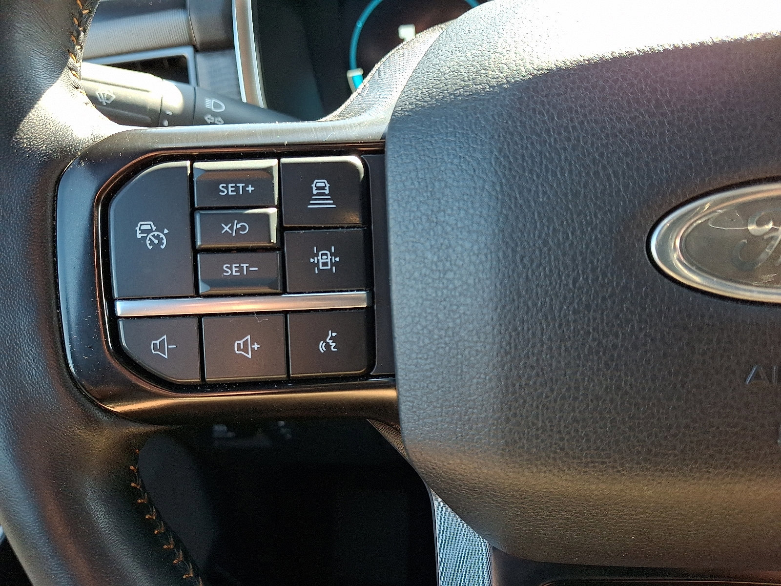 Certified 2023 Ford F150 Platinum w/ Equipment Group 701A High image 22