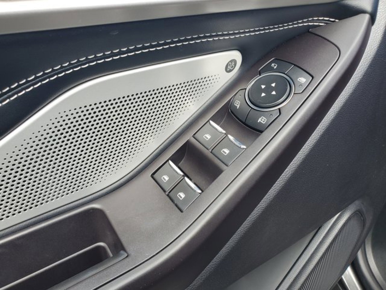 Certified 2020 Ford Explorer ST w/ Premium Technology Package image 14