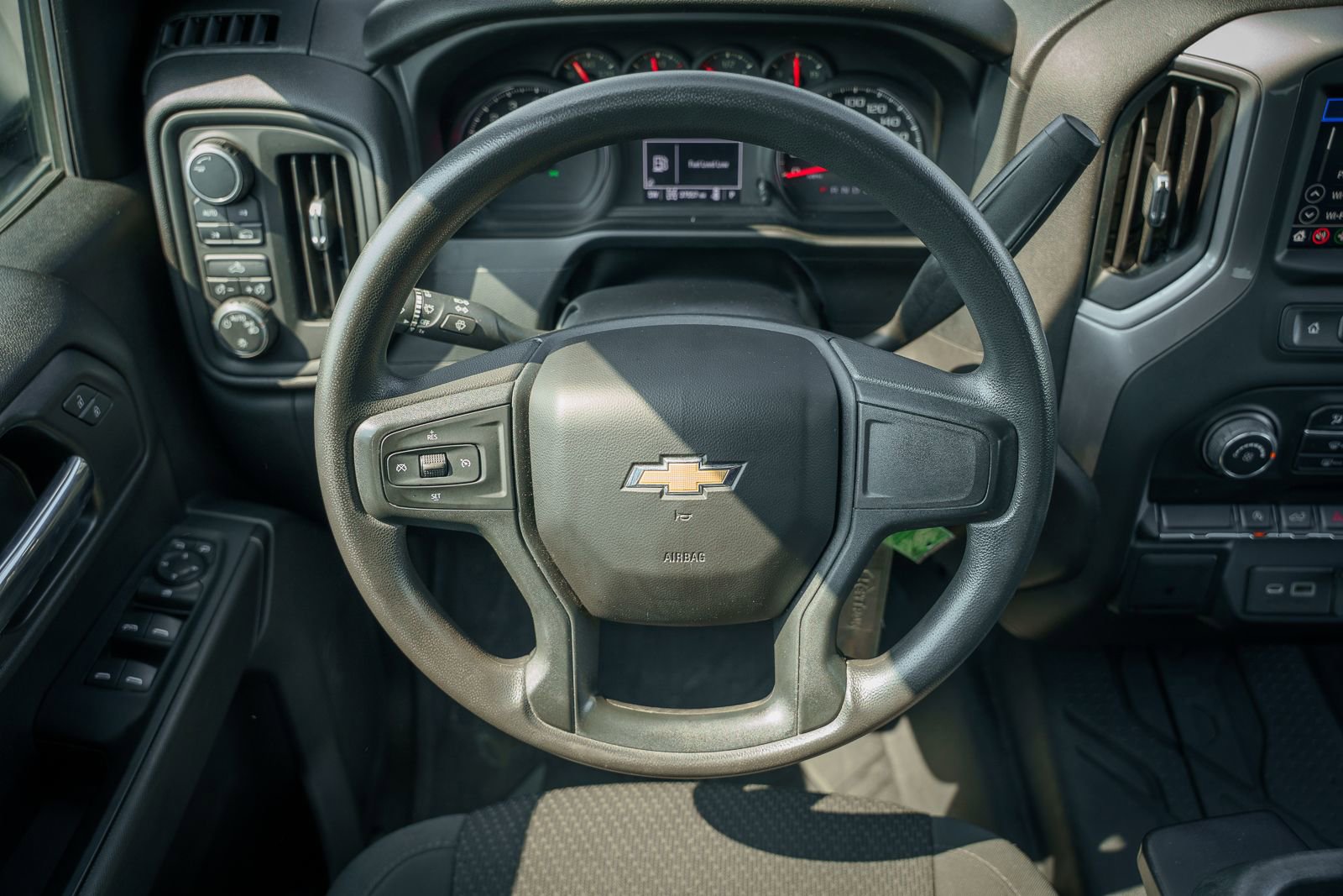 Used 2022 Chevrolet Silverado 1500 Custom AWD/4WD image 25