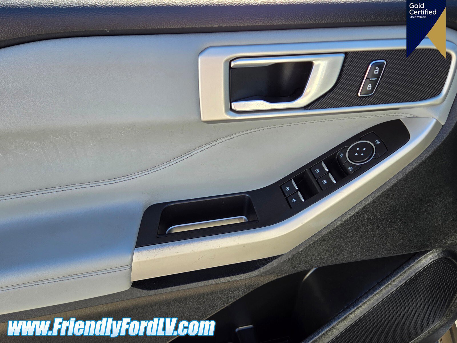 Certified 2022 Ford Explorer XLT w/ Equipment Group 202A image 19