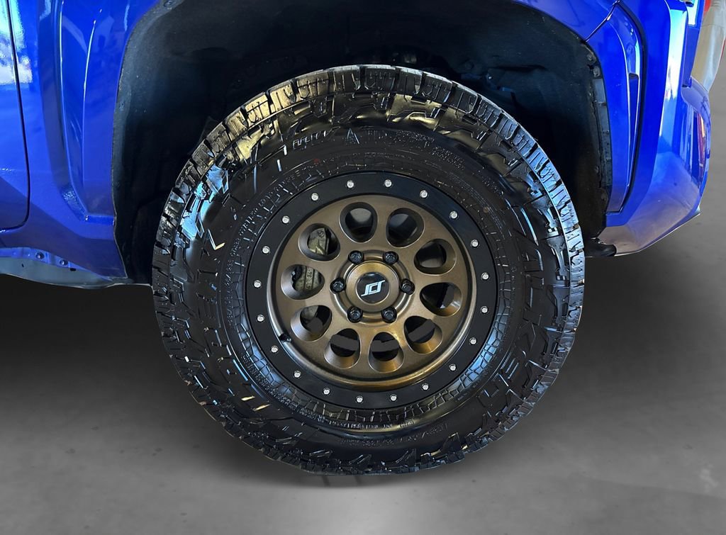 Used 2025 Toyota Tacoma SR5 AWD/4WD image 20