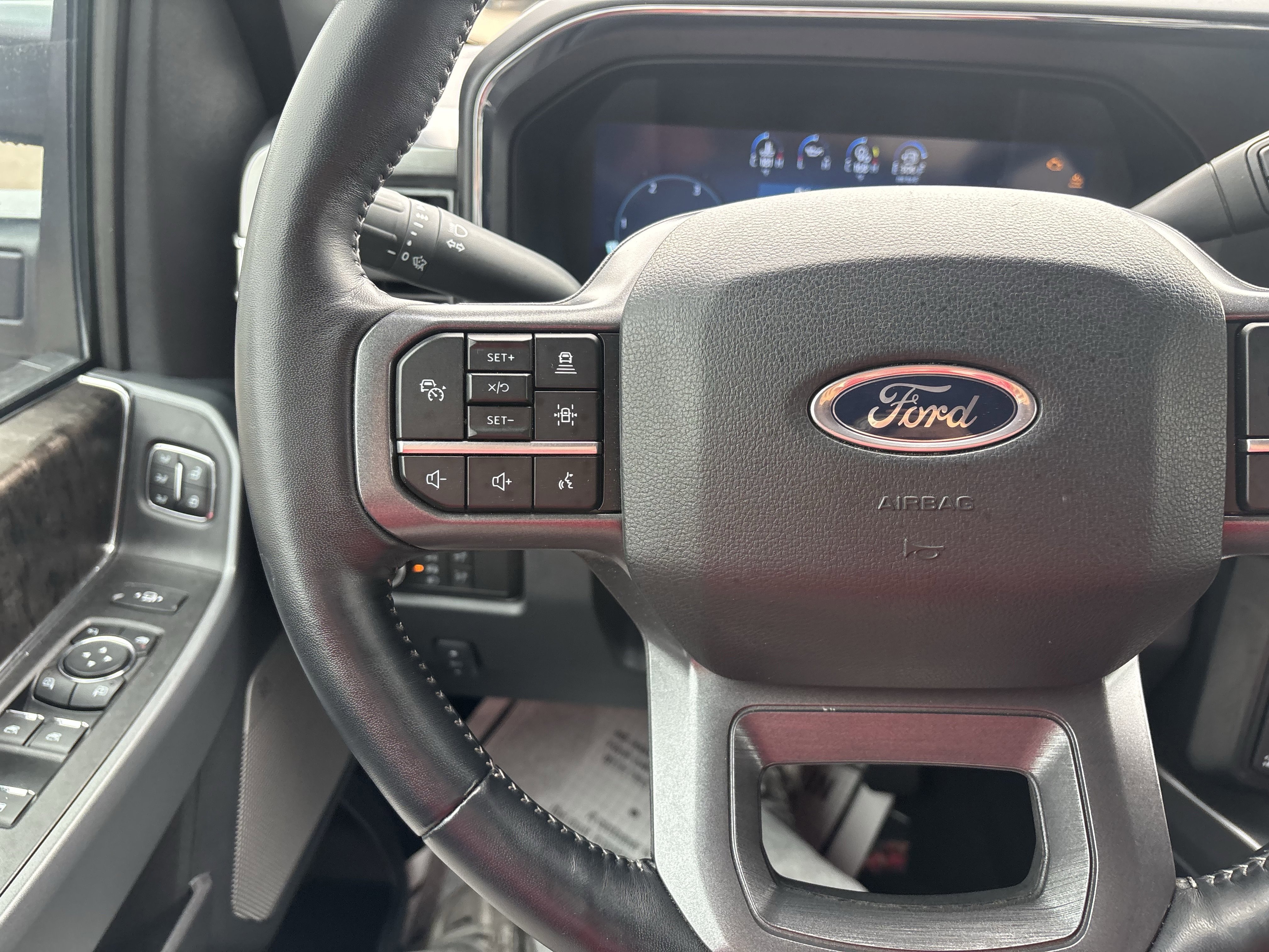 Certified 2024 Ford F250 Lariat w/ Lariat Ultimate Package AWD/4WD image 29