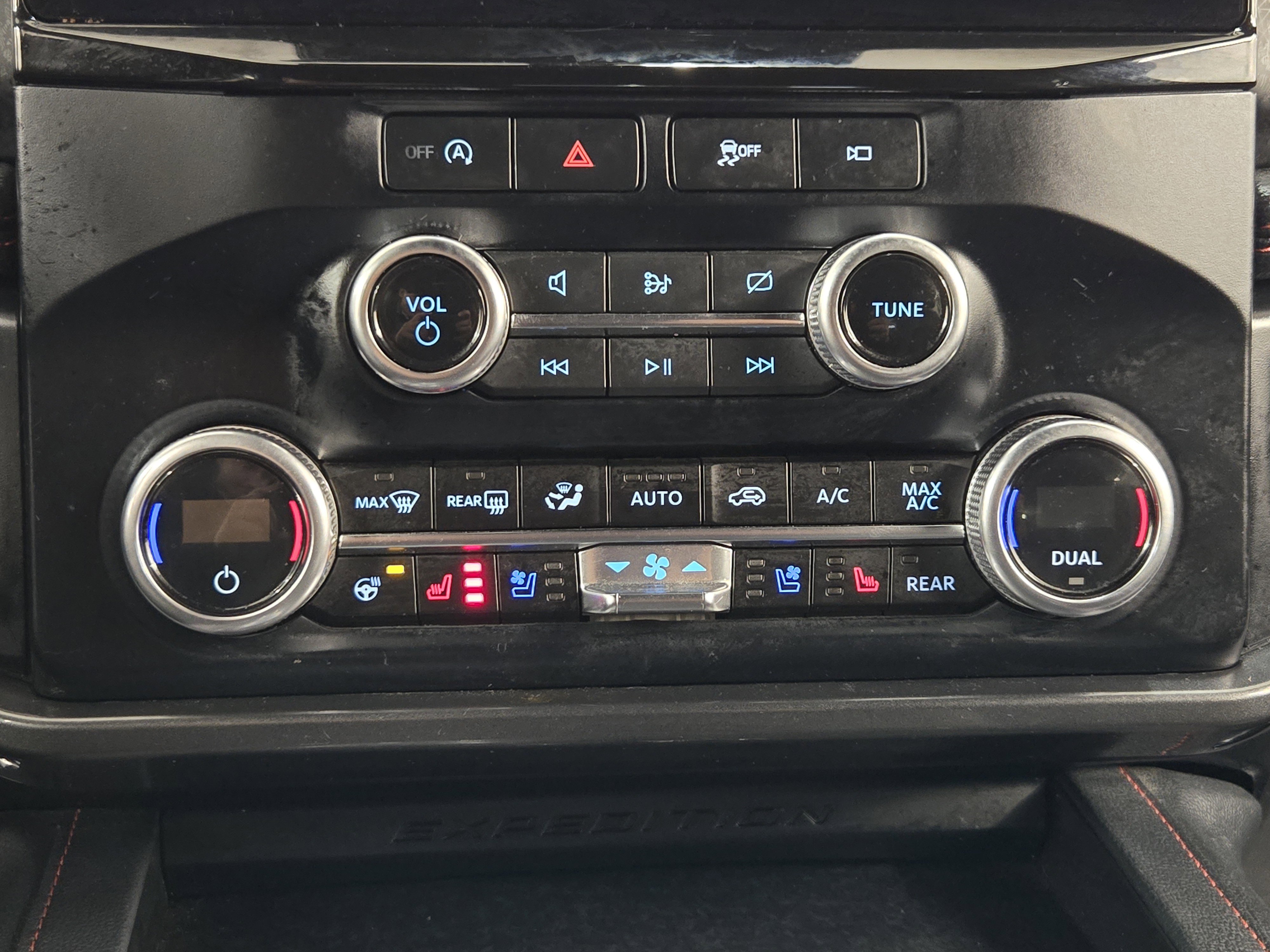 Certified 2024 Ford Expedition Limited AWD/4WD image 19
