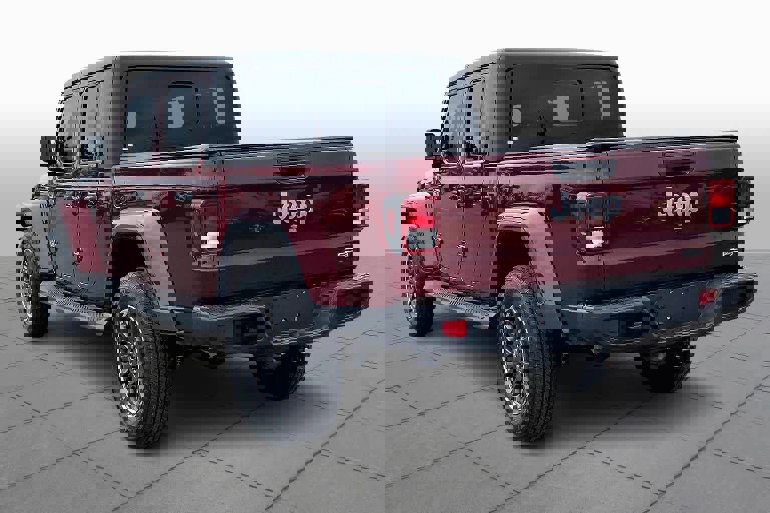 Used 2022 Jeep Gladiator Overland image 4