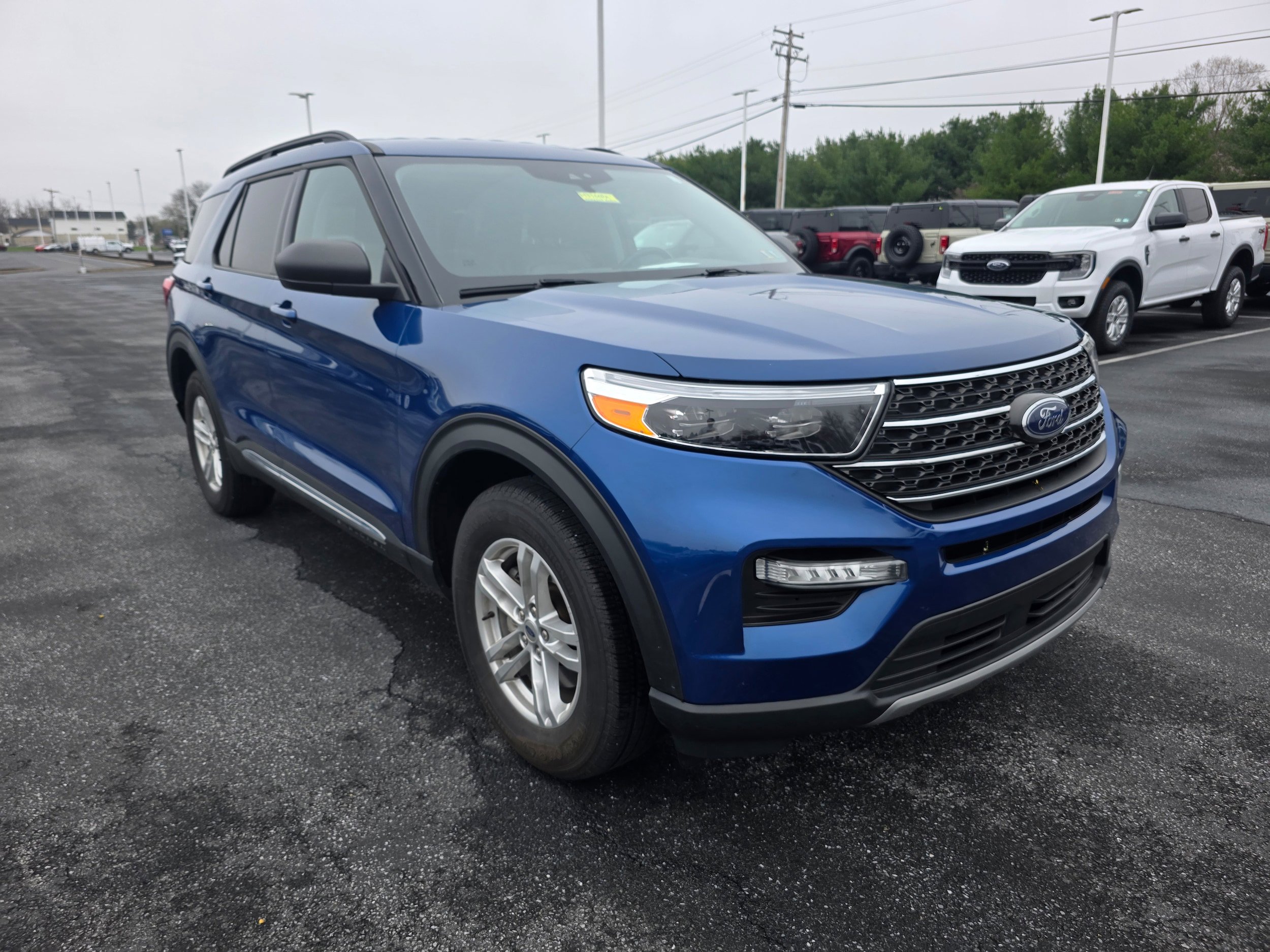 Certified 2022 Ford Explorer XLT w/ Equipment Group 202A AWD/4WD image 7