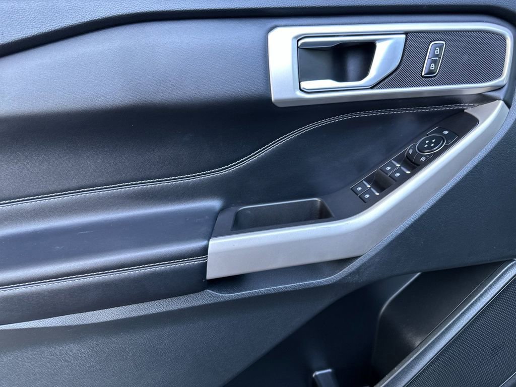 Certified 2023 Ford Explorer XLT w/ Equipment Group 202A image 11