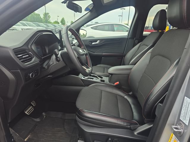 Certified 2024 Ford Escape ST-Line w/ Tech Pack #1 AWD/4WD image 14