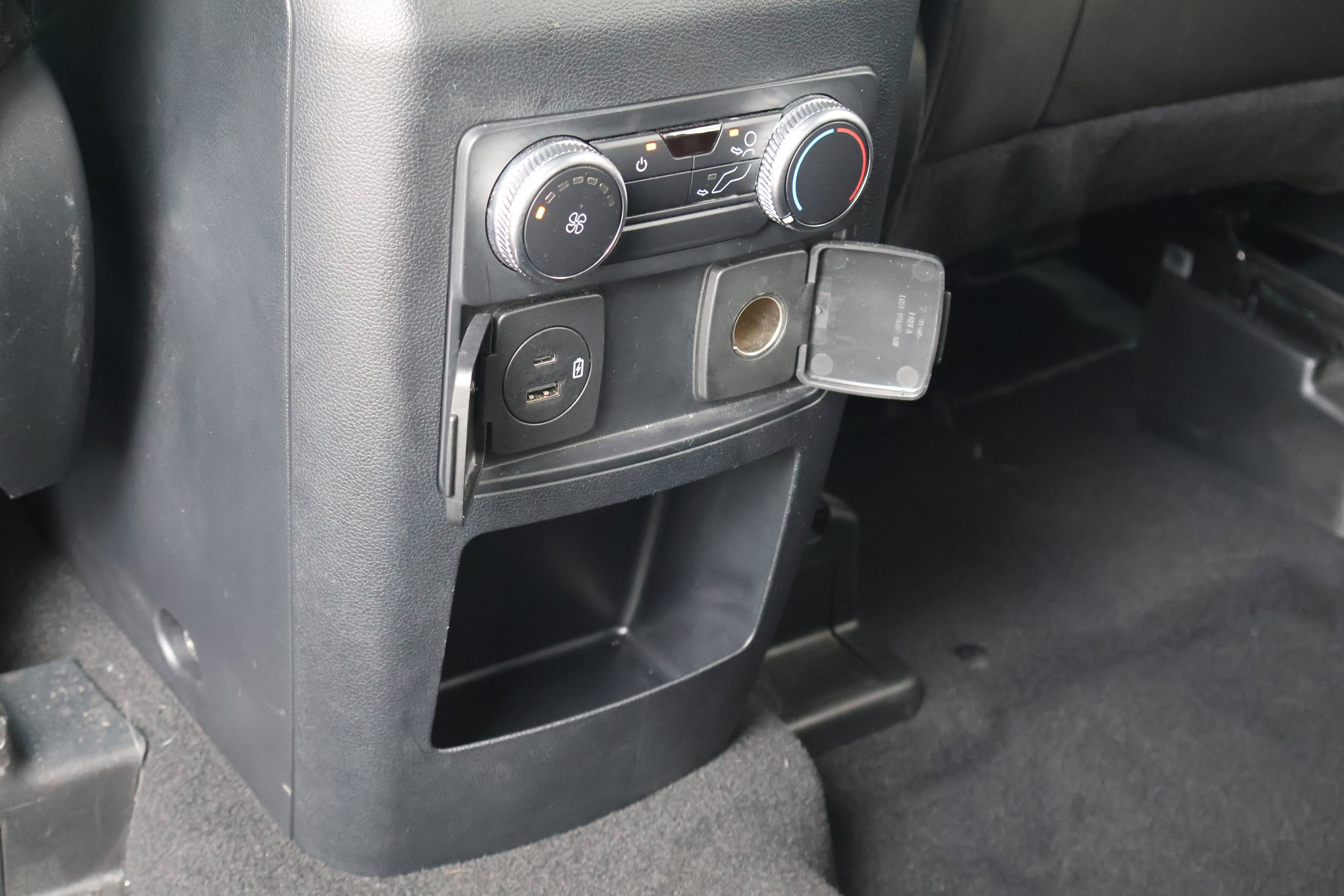 Certified 2021 Ford Explorer XLT image 34