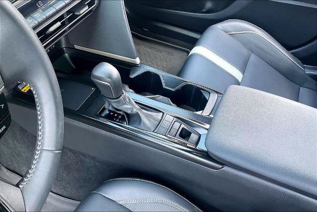 Used 2025 Toyota Camry SE w/ Convenience Package FWD image 17