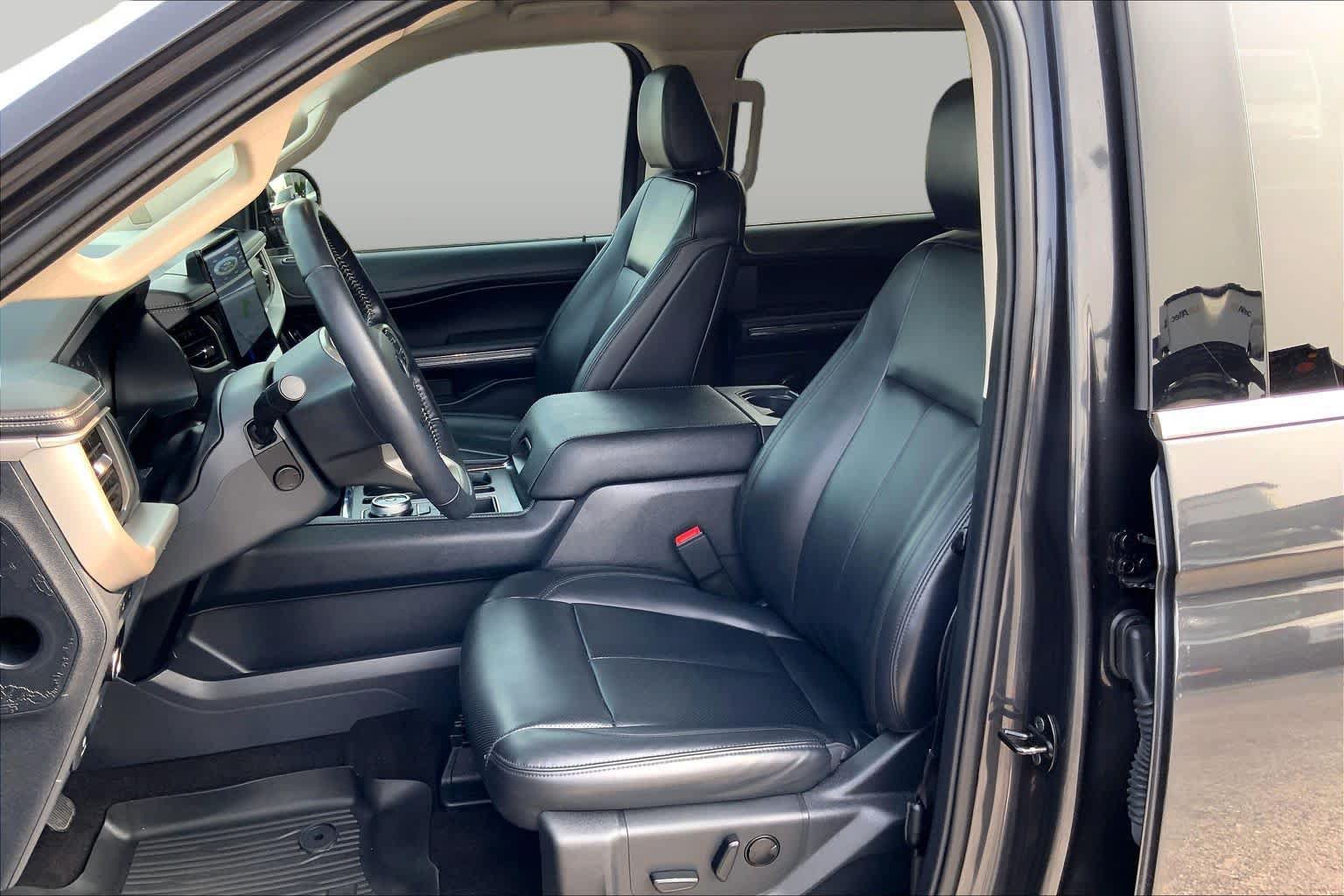 Certified 2023 Ford Expedition XLT RWD image 8