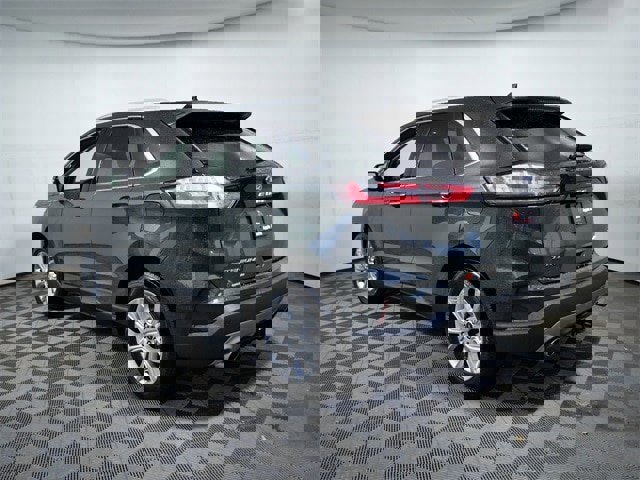 Certified 2024 Ford Edge Titanium w/ Class II Trailer Tow Package image 2