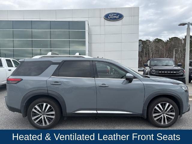 Used 2022 Nissan Pathfinder Platinum w/ Cargo Package image 4