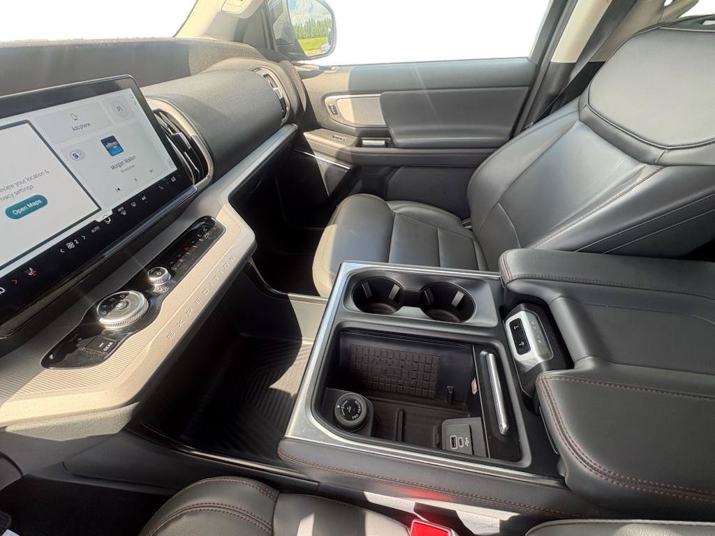 Certified 2025 Ford Expedition Active AWD/4WD image 8