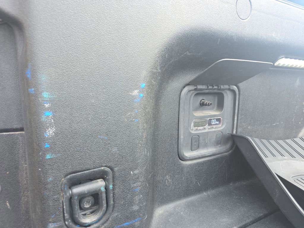 Used 2022 Rivian R1T Adventure image 13