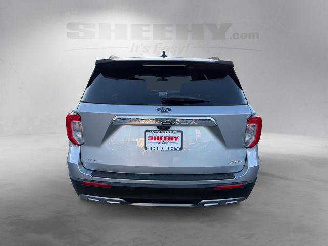 Certified 2022 Ford Explorer XLT w/ Equipment Group 202A image 3