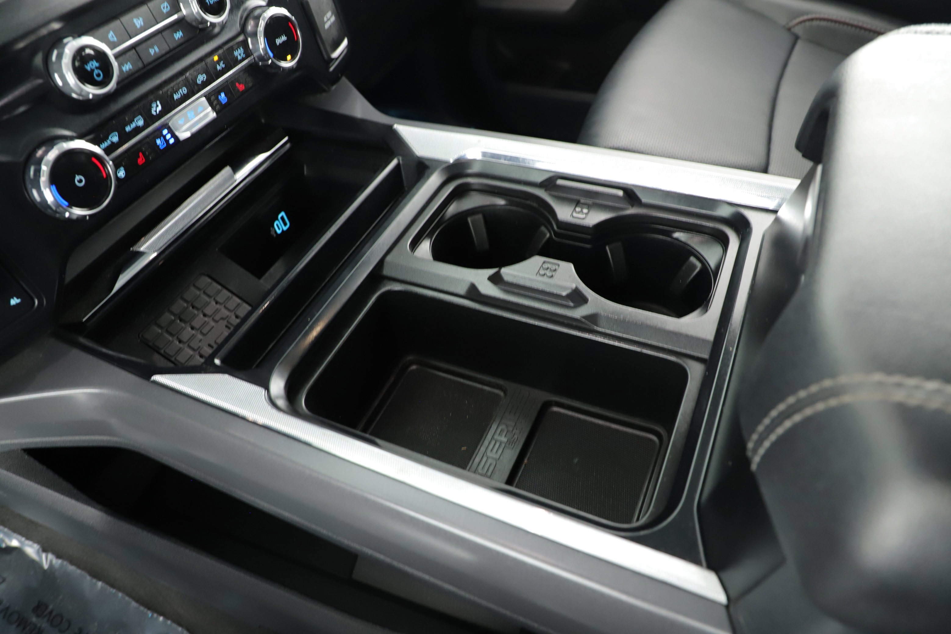 Certified 2024 Ford F350 Lariat w/ Lariat Ultimate Package image 15