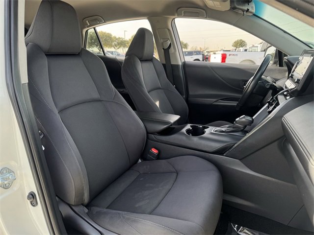 Used 2022 Toyota Venza LE image 29