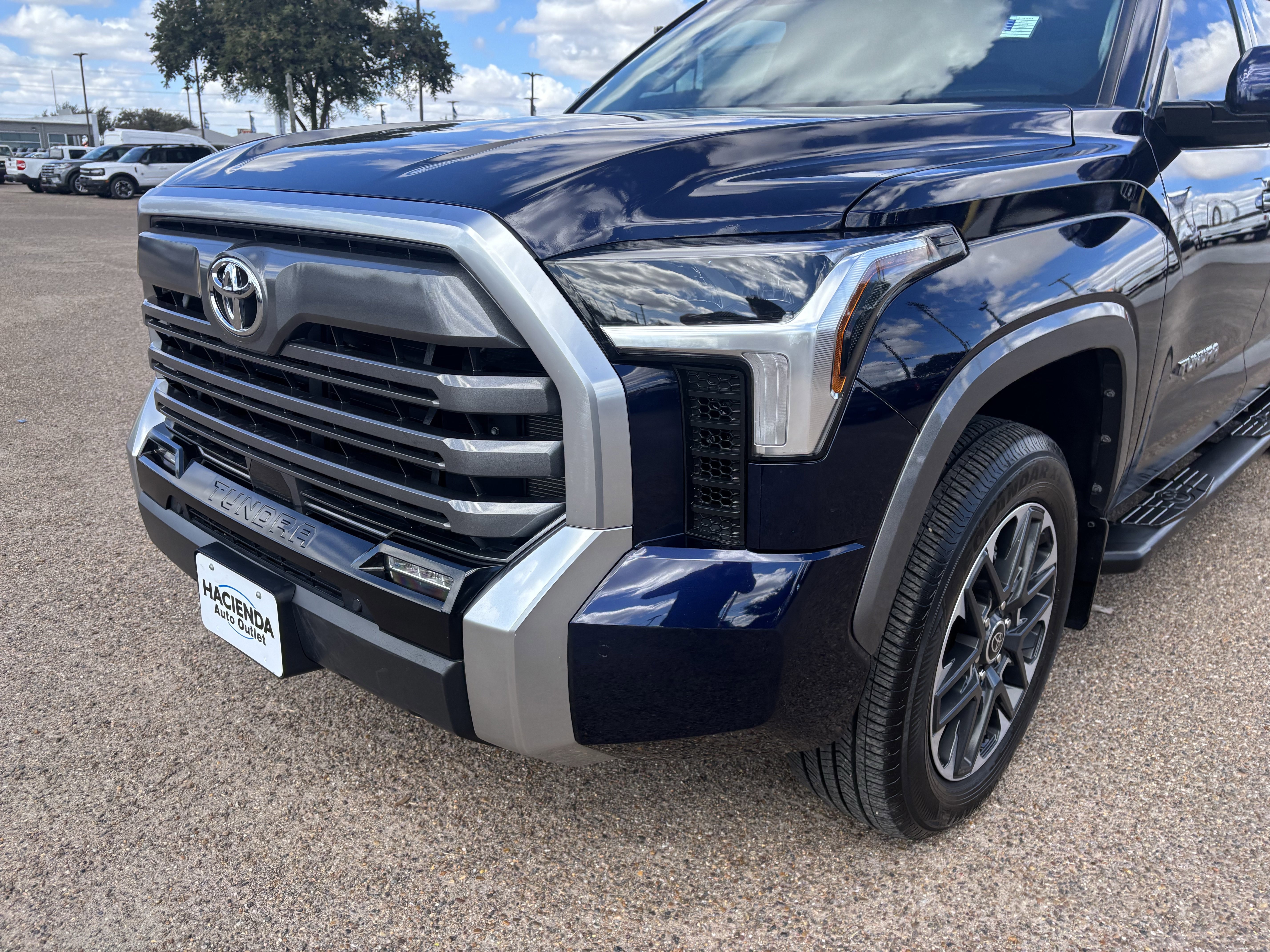 Used 2024 Toyota Tundra Limited image 2