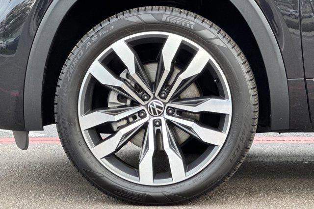 Used 2021 Volkswagen Atlas SEL R-Line image 30