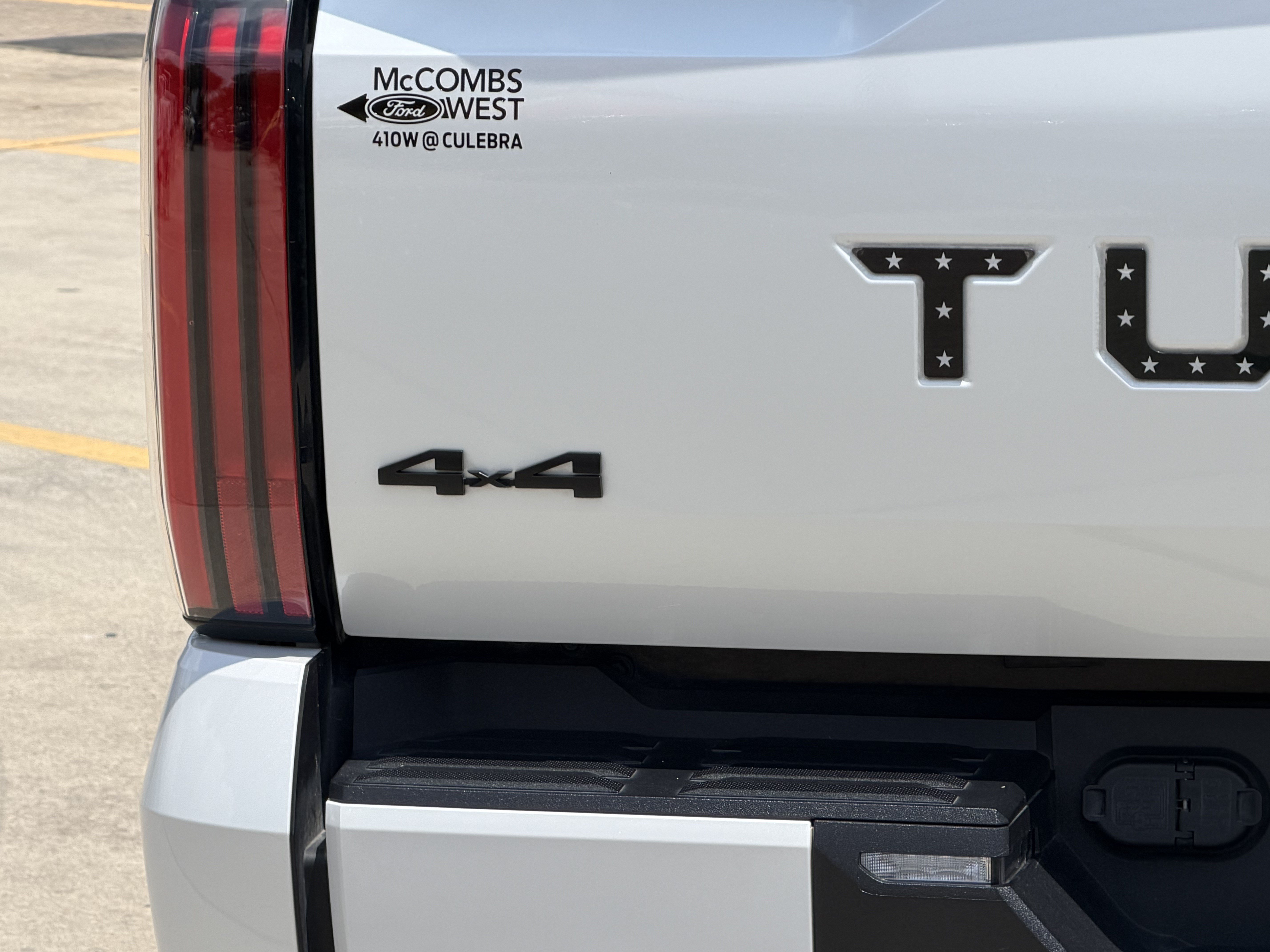 Used 2024 Toyota Tundra Platinum AWD/4WD image 8