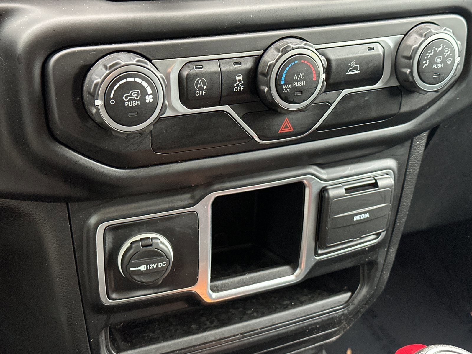 Used 2021 Jeep Wrangler Unlimited Sport image 19