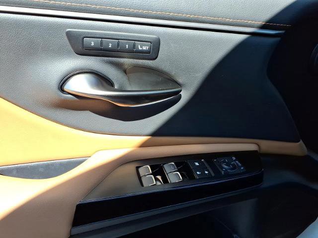 Used 2023 Lexus ES 350 w/ Premium Package image 15