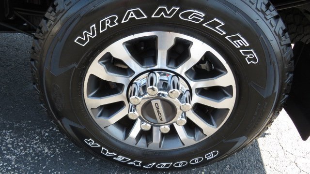 Certified 2020 Ford F250 Lariat w/ Lariat Value Package image 31