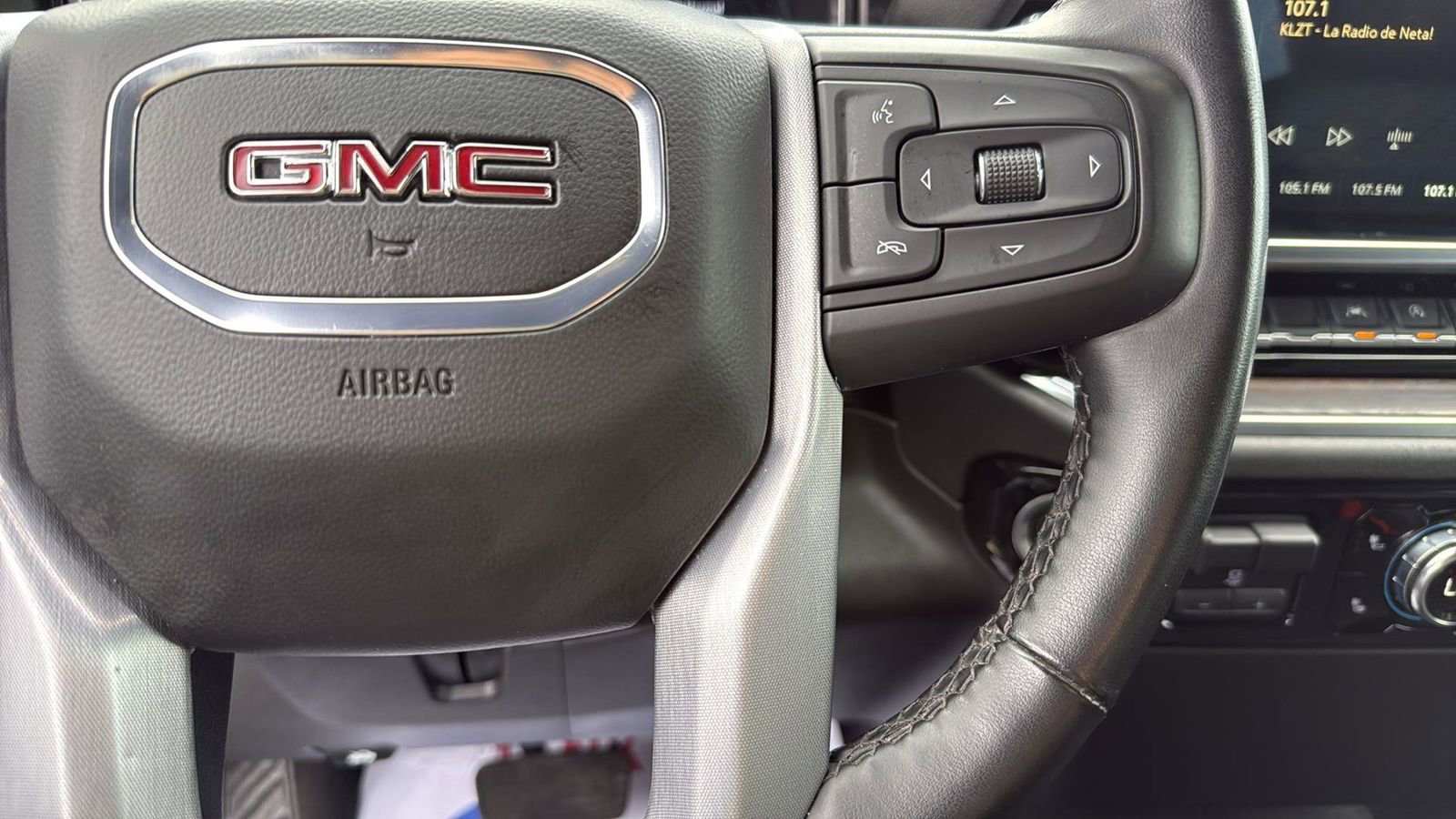 Used 2025 GMC Sierra 1500 SLT image 16