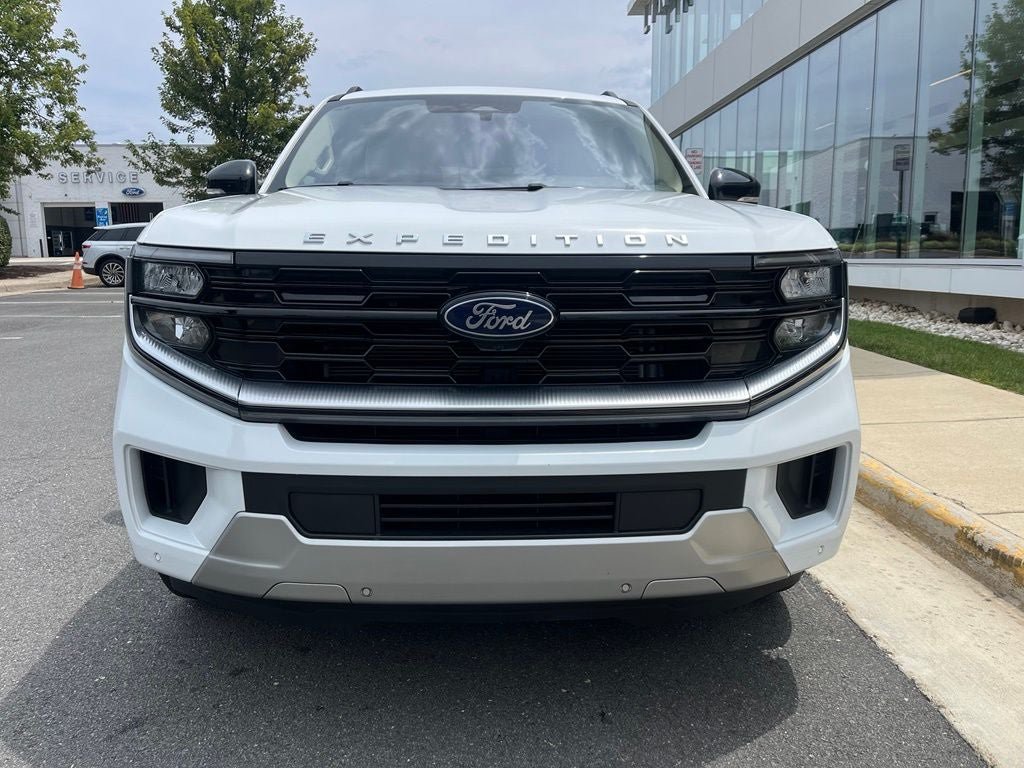 Certified 2025 Ford Expedition Platinum AWD/4WD image 2