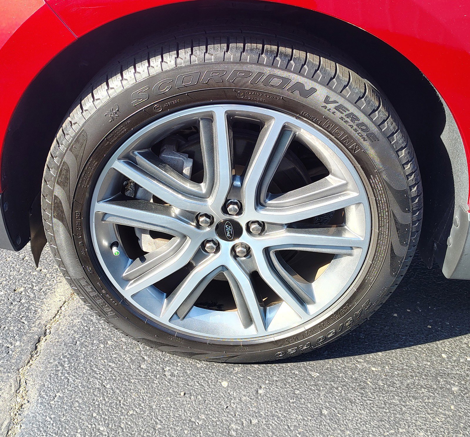 Certified 2024 Ford Edge Titanium AWD/4WD image 13