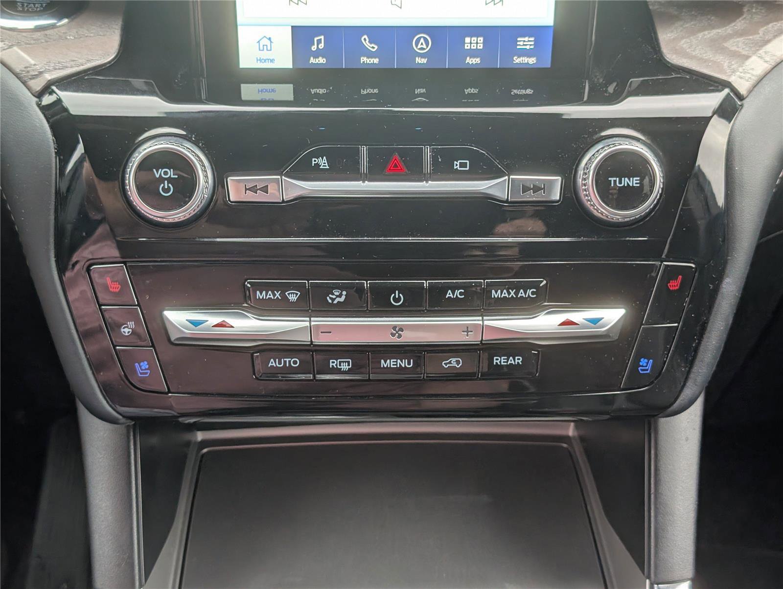 Certified 2022 Ford Explorer Platinum w/ Equipment Group 601A image 29