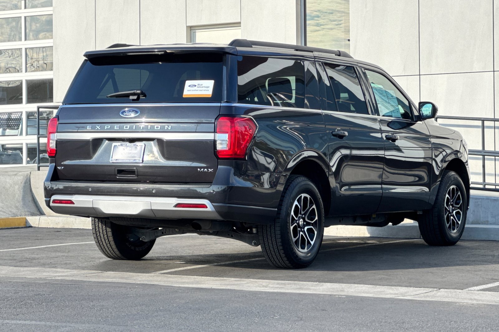 Certified 2024 Ford Expedition Max XLT image 3