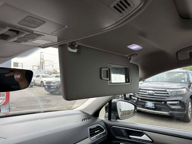 Used 2022 Volkswagen Tiguan SE AWD/4WD image 14
