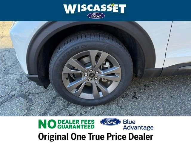 Certified 2022 Ford Explorer XLT w/ Equipment Group 202A image 32