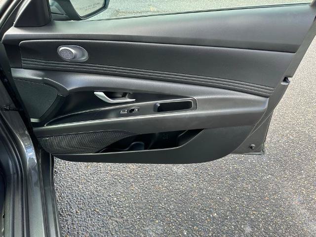 Used 2024 Hyundai Elantra Limited FWD image 21