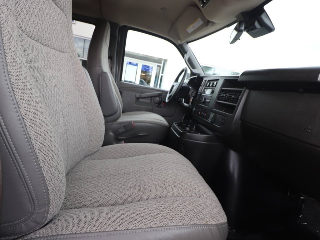 Used 2025 Chevrolet Express 3500 LT w/ LT Preferred Equipment Group RWD image 18