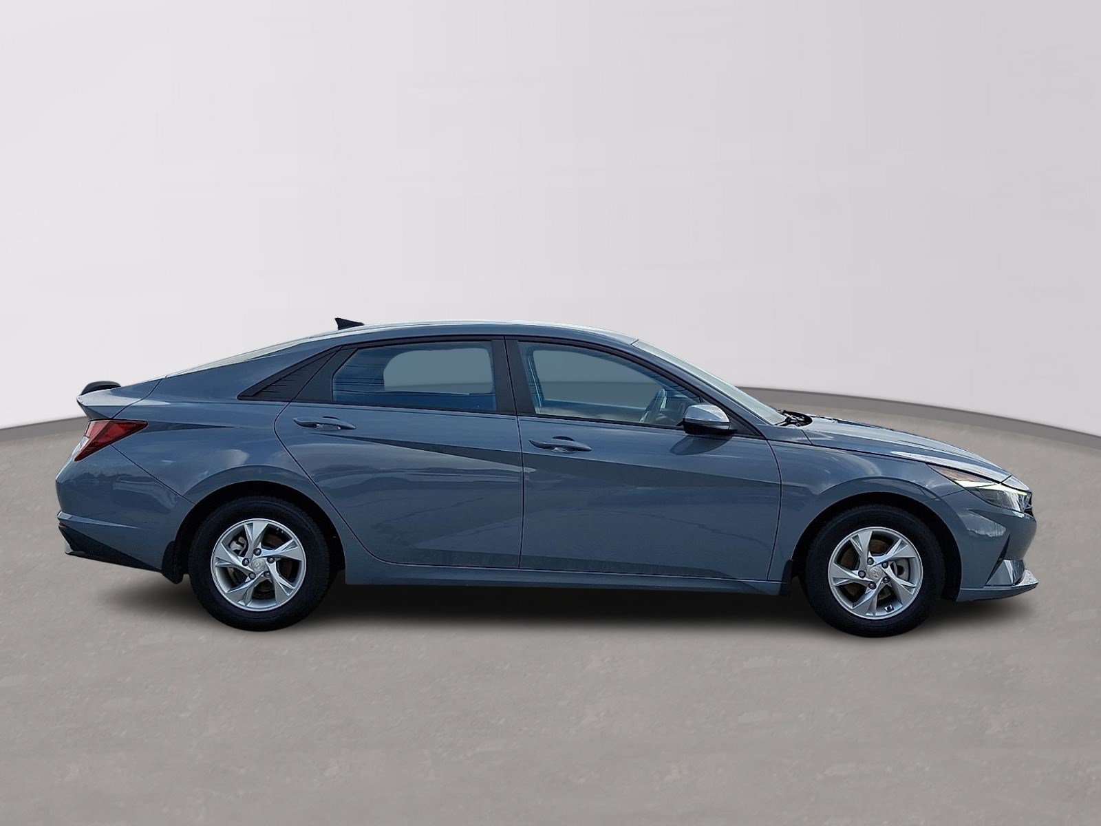Used 2022 Hyundai Elantra SE FWD image 7